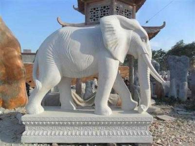 大象石雕塑